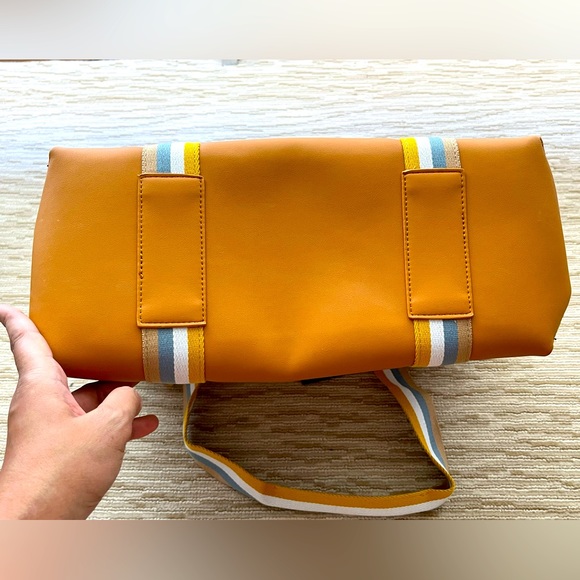 NWT Moda Luxe Tote - Picture 4 of 10